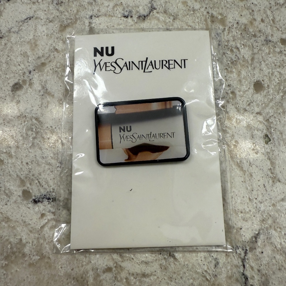 NU yves saint laurent Pin for‎ Nu Glow in balm product